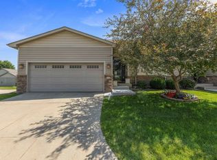 9542 Coneflower Ln, Johnston, IA 50131
