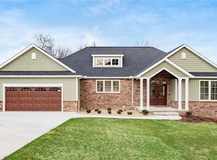 3740 Greenbriar Dr, Zanesville, OH 43701