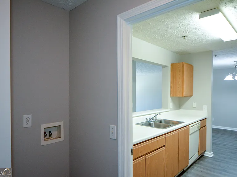 7302 Fairington Village Dr — Photo 27