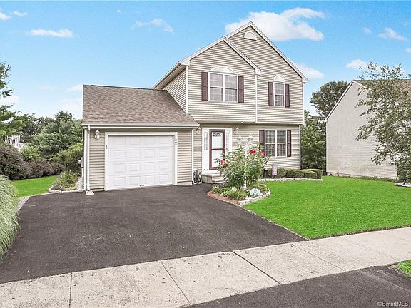2nd image of 52 Lucy Cir Unit 52