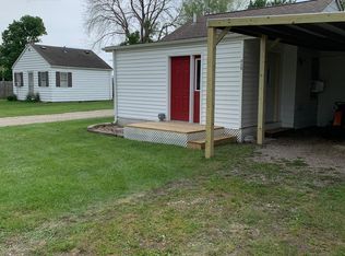 315 5th St, Colona, IL 61241