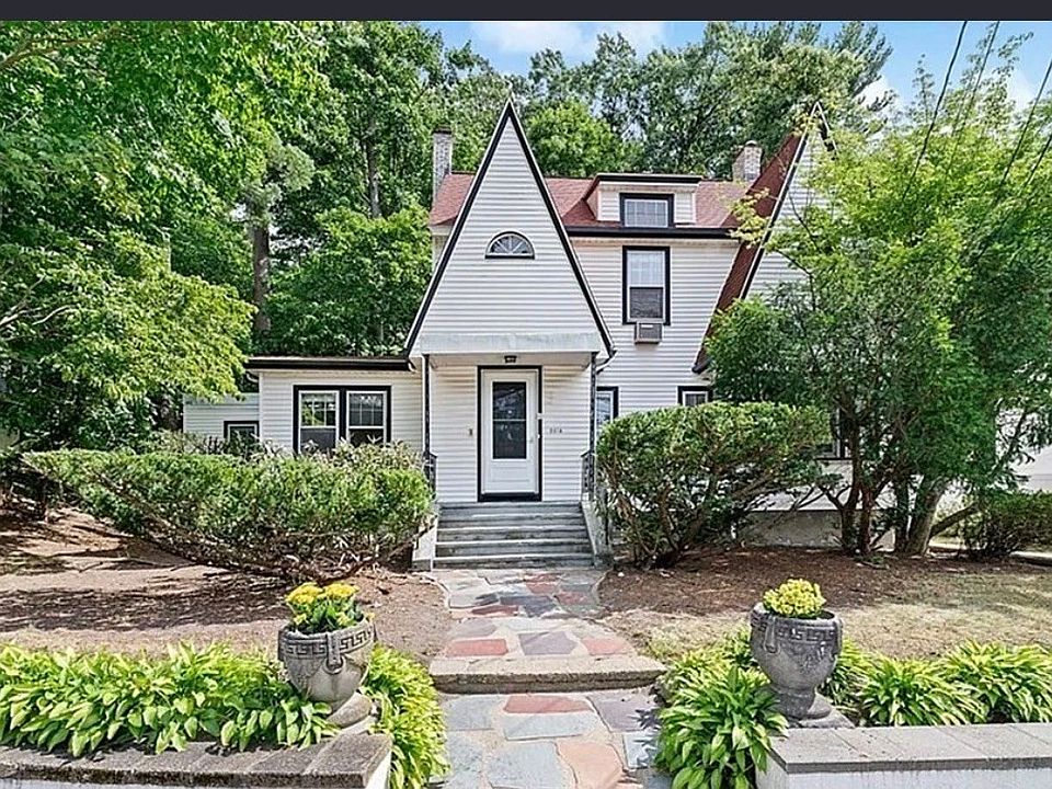 1st image of 2084 Washington St