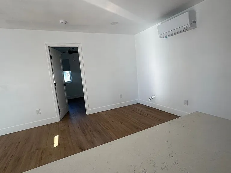 240 White Rd — Photo 5