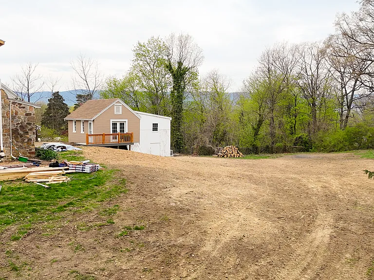 6373 Lincoln Way W — Photo 3