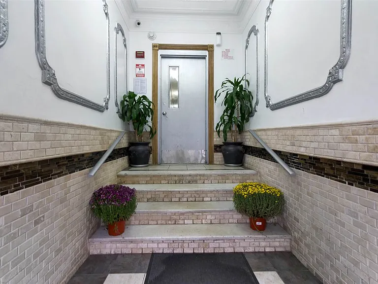 194 Kensington Ave #101 — Photo 10