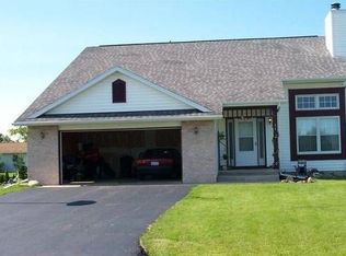 37 E Mark Ct, Amboy, IL 61310