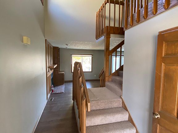 2nd image of 3270 Cairngorm Dr