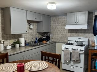 16 Maple St #5, Hinsdale, MA 01235