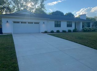 1517 Edgewood Ave SE, East Grand Rapids, MI