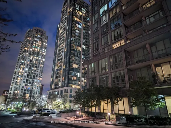 3525 Kariya Dr, Mississauga, ON