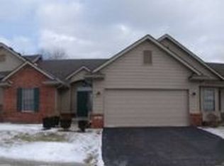 6065 Green Ash Dr, Brighton, MI