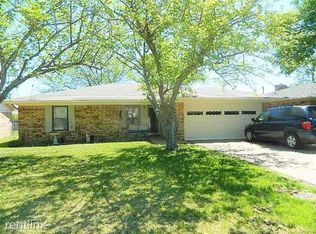 217 N Edgefield Rd, Waxahachie, TX 75165