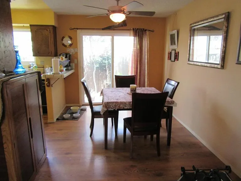 213 Poplar Ave — Photo 12