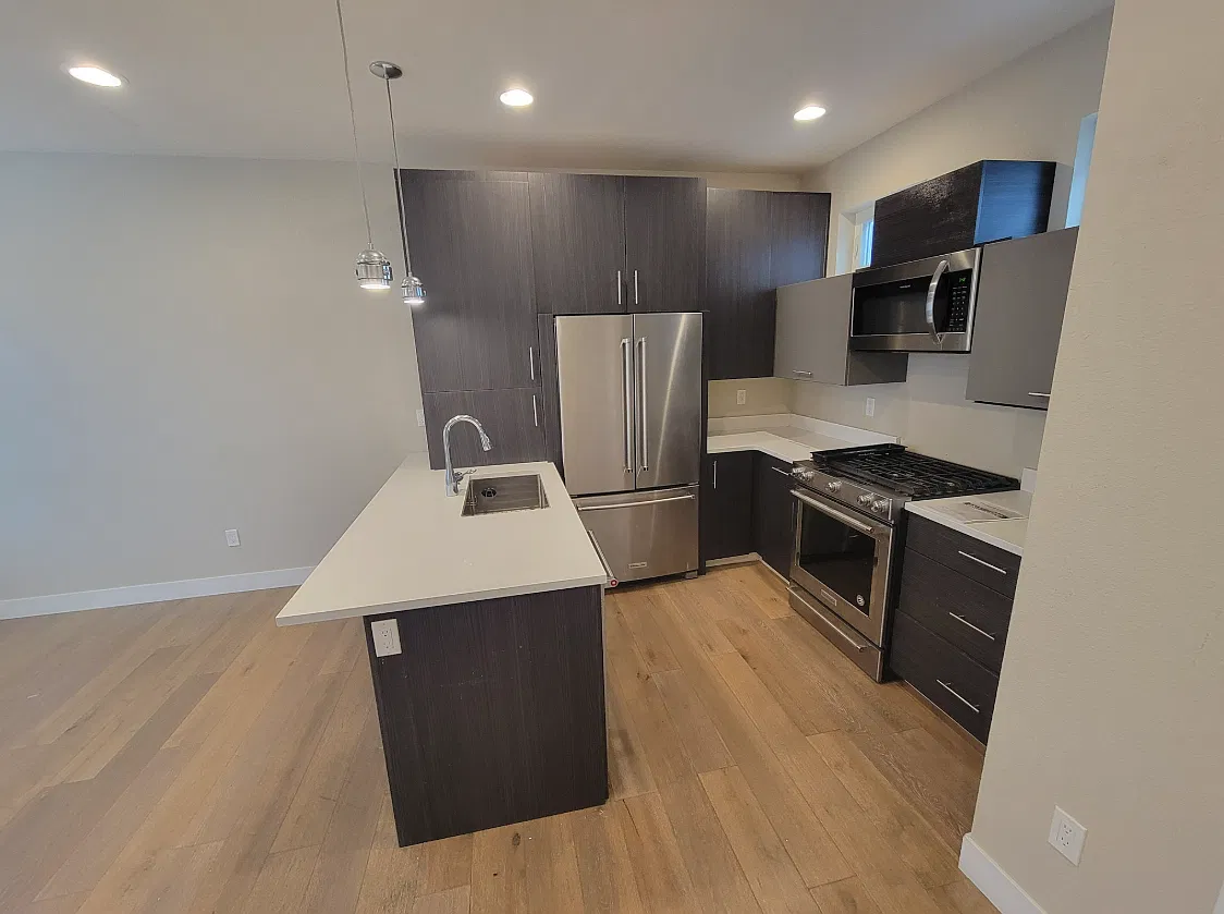 3 bed, 1800 sqft, $2,750 — Photo 3