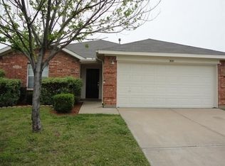 300 Elk Run Dr, Fort Worth, TX 76140