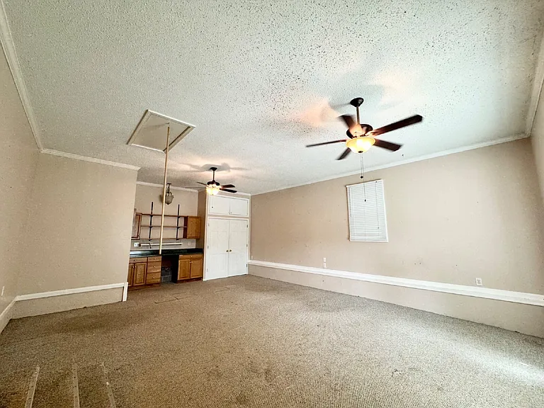 1713 E Main St — Photo 8