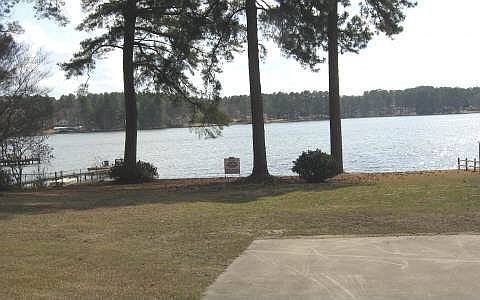 5th image of 191 Lakeshore Cir NE