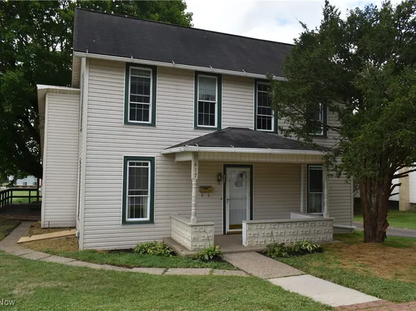 417 W Chestnut St, Coshocton, OH 43812