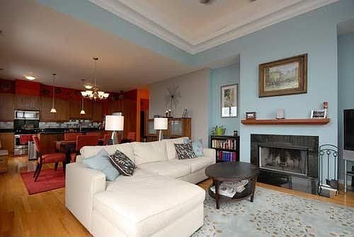 2nd image of 3118 N Lincoln Ave APT 5A