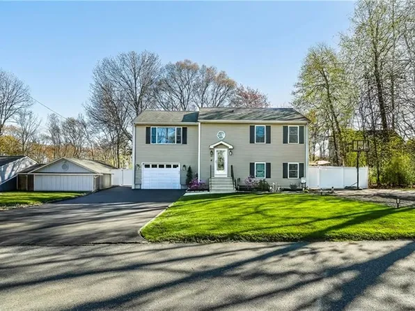 136 Bishop Hill Rd, Johnston, RI 02919