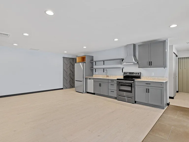 550 Texas Hill Rd #B — Photo 7