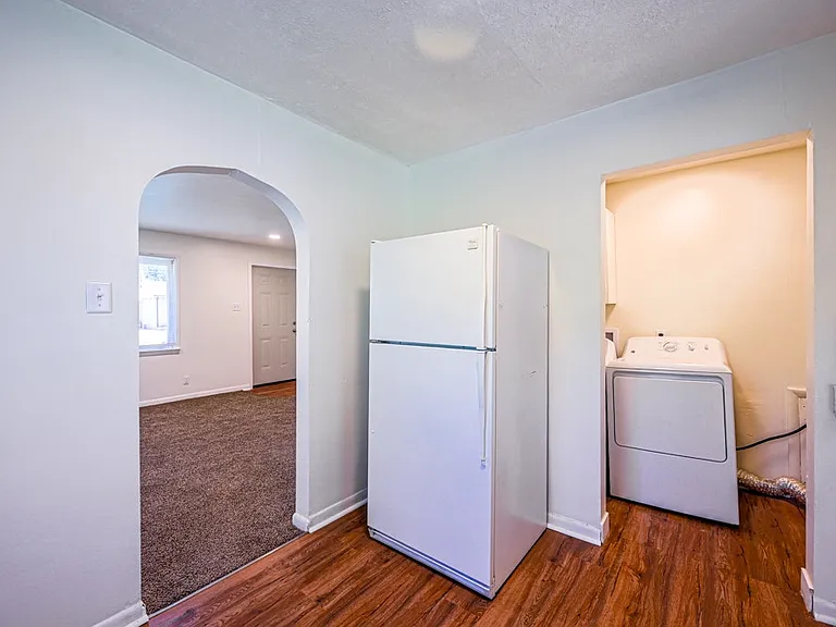 1909 Taylor Ave — Photo 10