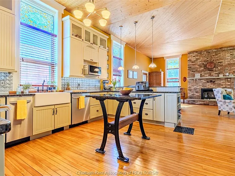 6630 Talbot Trl — Photo 9