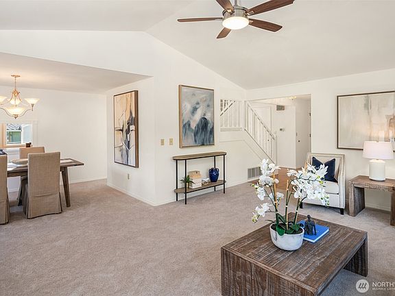 5th image of 4230 205 Place NE