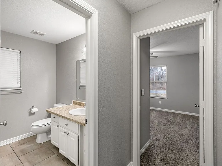 32 Kendal Dr — Photo 18