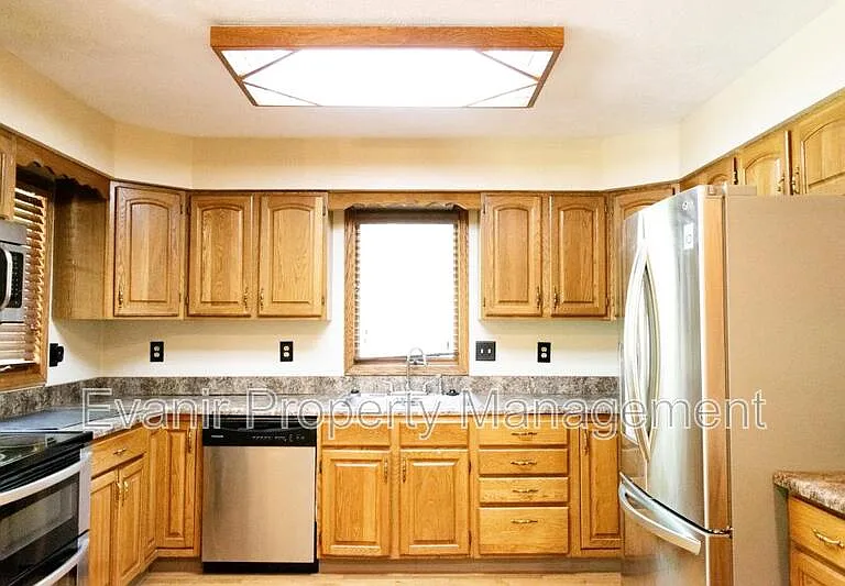 113 Brittany Ln — Photo 10