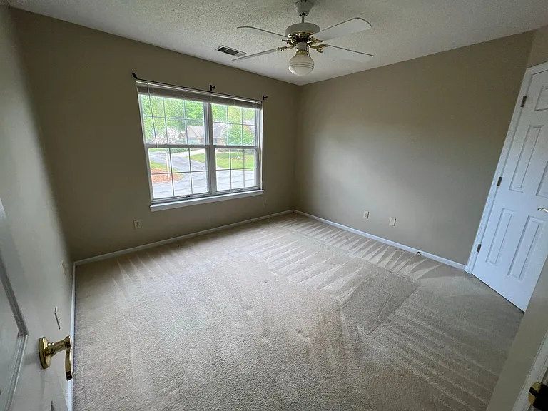 1635 Pondside Dr — Photo 18