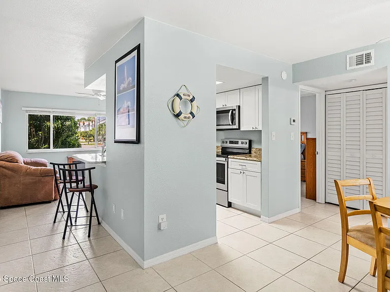 220 Beach Park Ln #75 — Photo 4