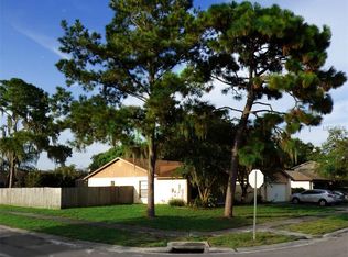 1202 Letona Ln, Valrico, FL 33596