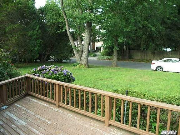 2nd image of 20 Vine Ln