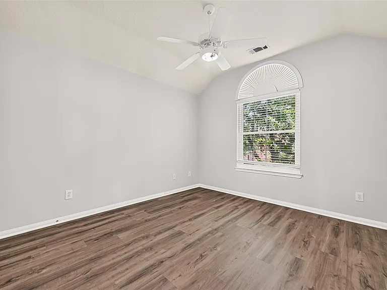 1415 Kennewick Ct — Photo 37