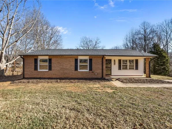 5207 Butterfield Dr, Winston Salem, NC 27105