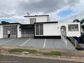1 Calle 1 University Gdn, Arecibo, PR