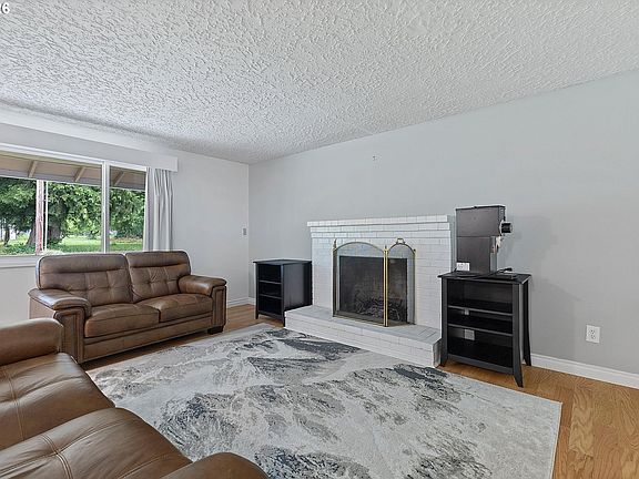 3rd image of 6102 NE 94th Ave