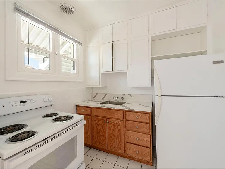 87 C St — Photo 17