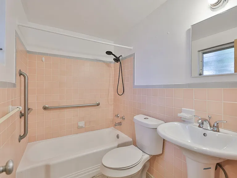 2035 Edgewater Dr #10 — Photo 16