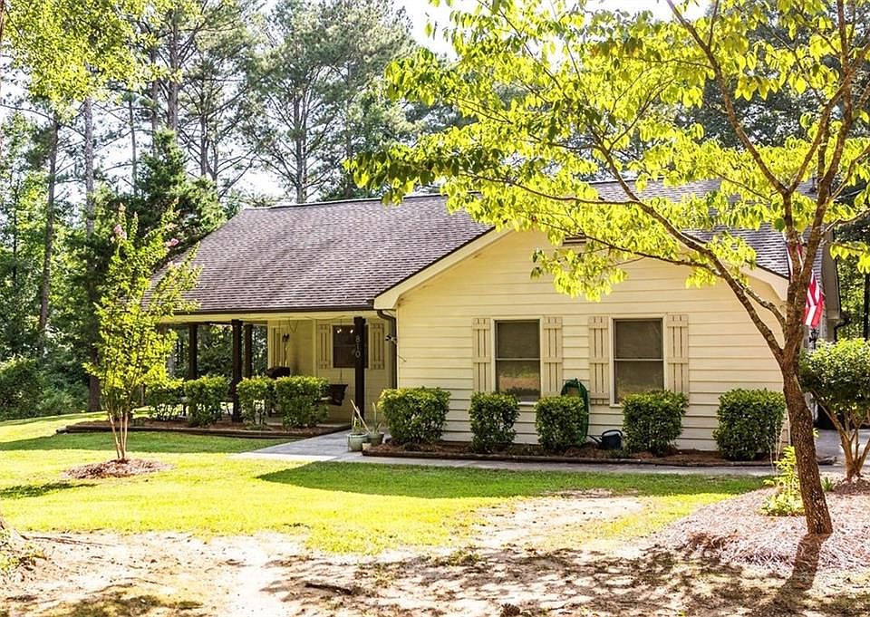 1st image of 810 Northlake Cir