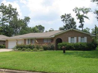 960 Lockwood Dr, Beaumont, TX 77706