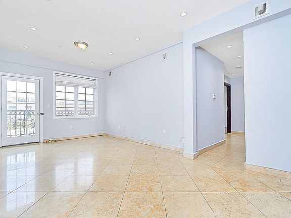 2nd image of 1620 E 12th St #4F