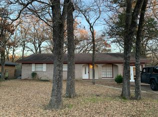 2204 Yellowstone Dr, Bryan, TX 77803