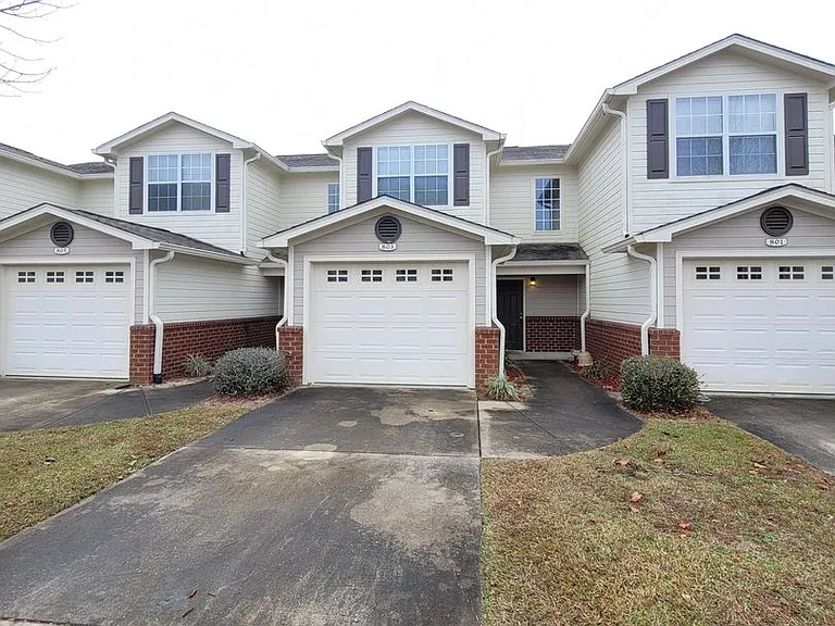 803 Majestic Dr — Photo 3