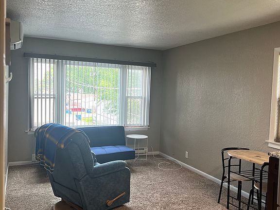 5th image of 206 N Kinzie Ave #6