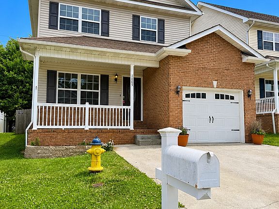 2nd image of 1005 Lennox Cir