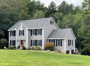 34 Burbank Rd, Londonderry, NH 03053