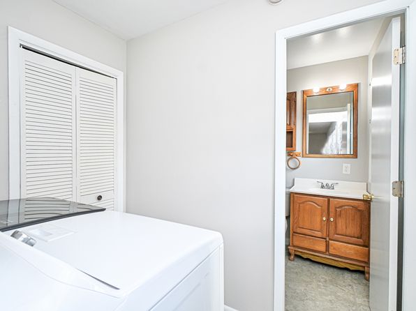 647 Bellaire Ct