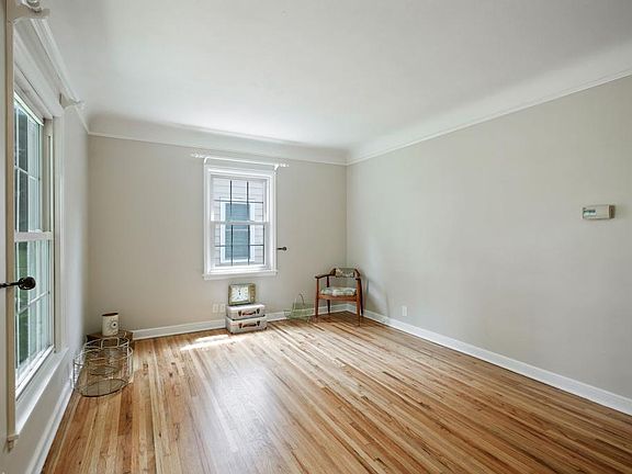 2nd image of 2963 Chowen Ave N